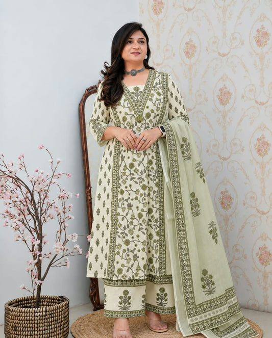 Elegant Green Color Kurti Pant Set