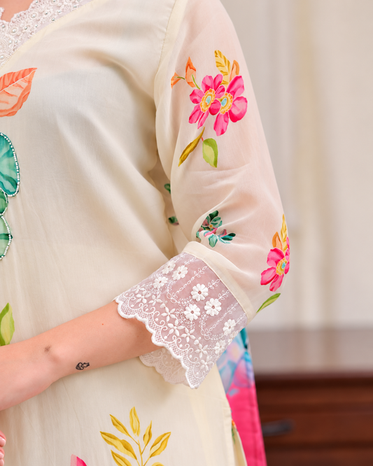 Women’s Floral Printed Kurta Set with Lace Detailing