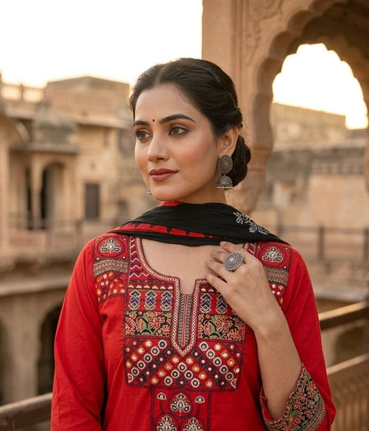 Embroidered Diamond Cotton Kurti Pant Set