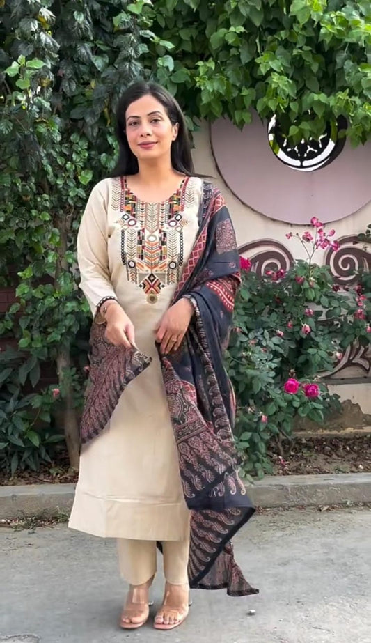 Elegant Embroidery Cotton Kurti Pant Set