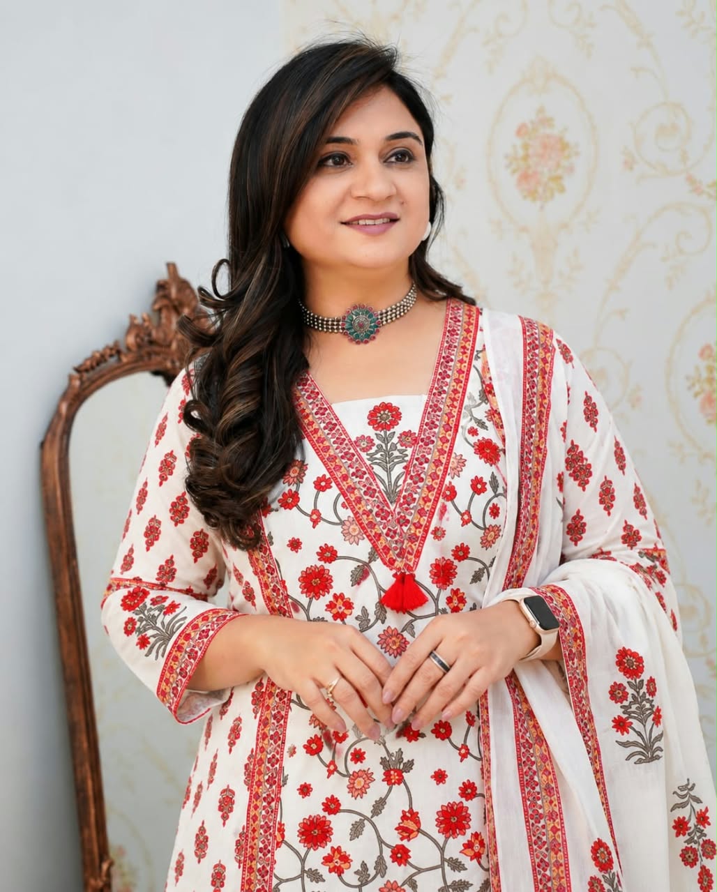 Elegant A lIne Floral Kurti Pant Set