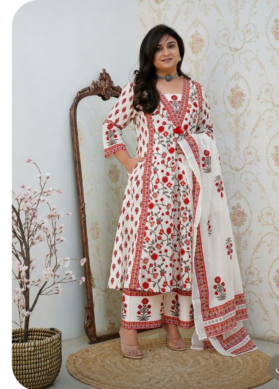 Elegant A lIne Floral Kurti Pant Set
